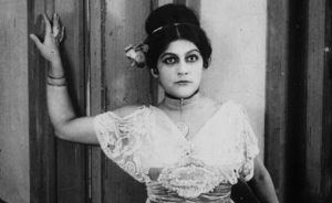 I film del 1917. Proiezione con lanterna a carbone