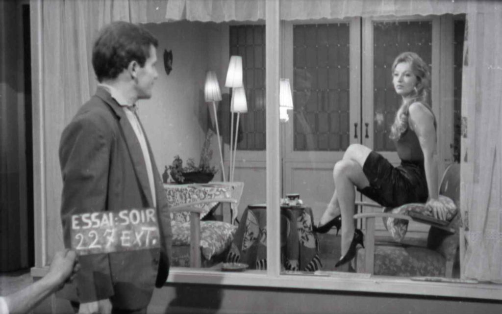LA RAGAZZA IN VETRINA