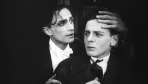 1919: ANDERS ALS DIE ANDERN