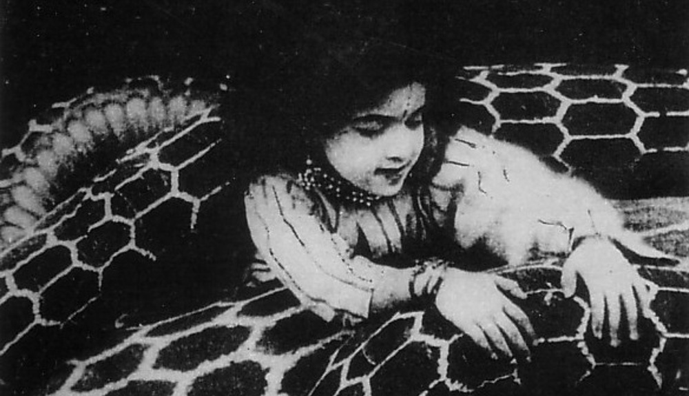 1919 / KALIYA MARDAN / Corti salesiani