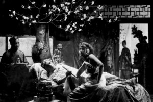 1921: corti / CHERCHEZ LA FEMME