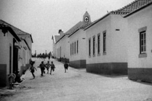 ALDEIA DOS RAPAZES / IGNOTI ALLA CITTÀ / UNA ISLA PARA MIGUEL
