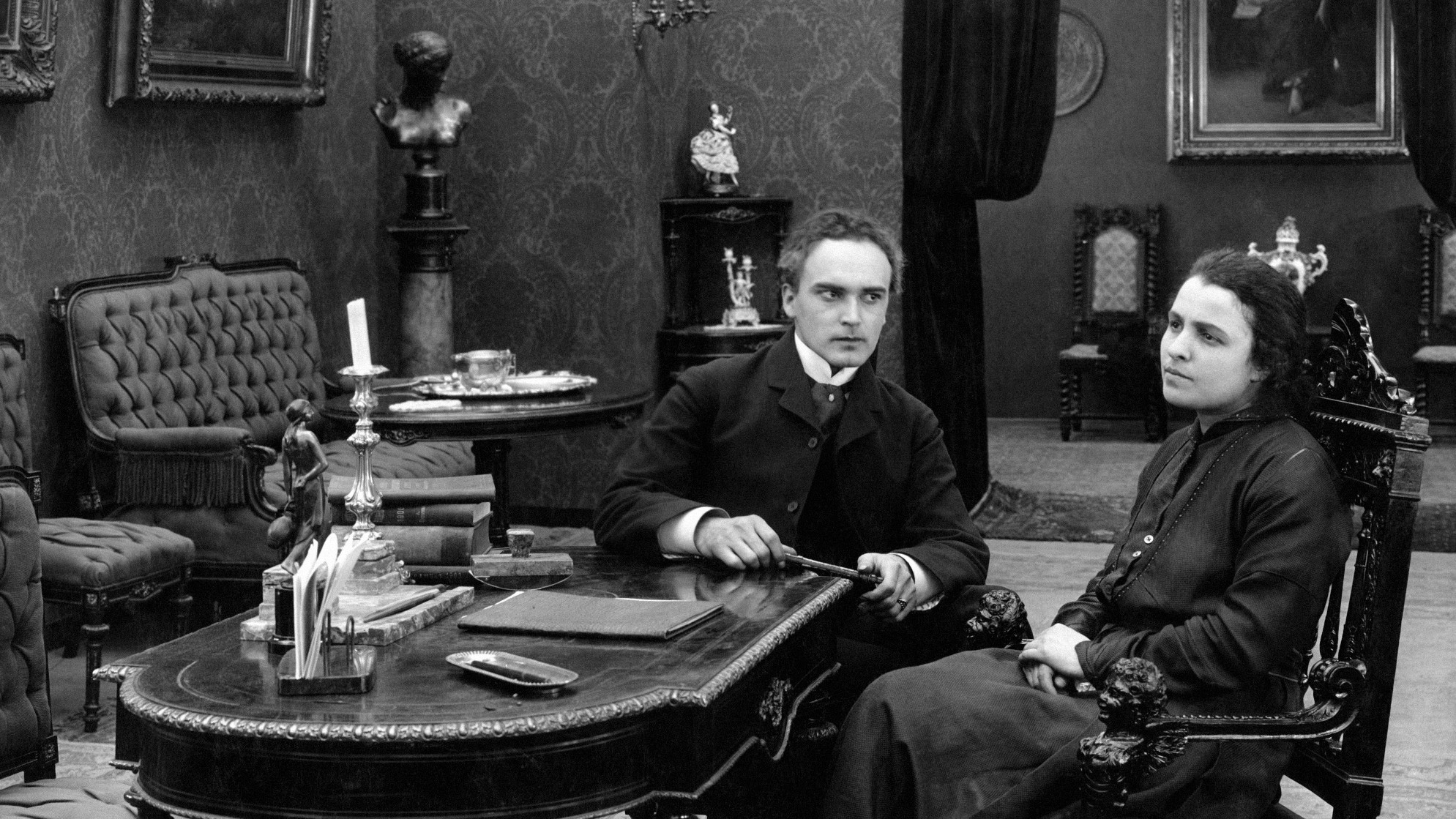 1922: Newsreels / DIE GEZEICHNETEN