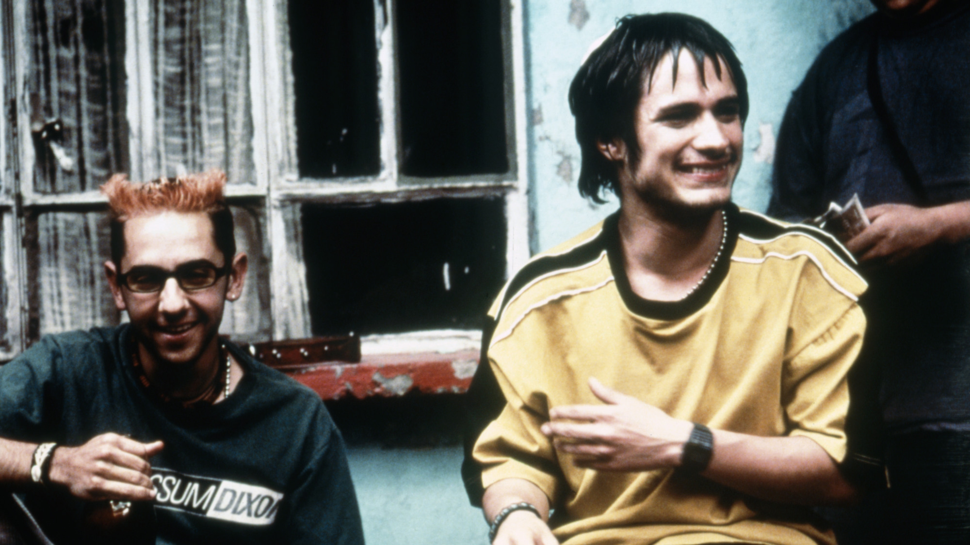 AMORES PERROS