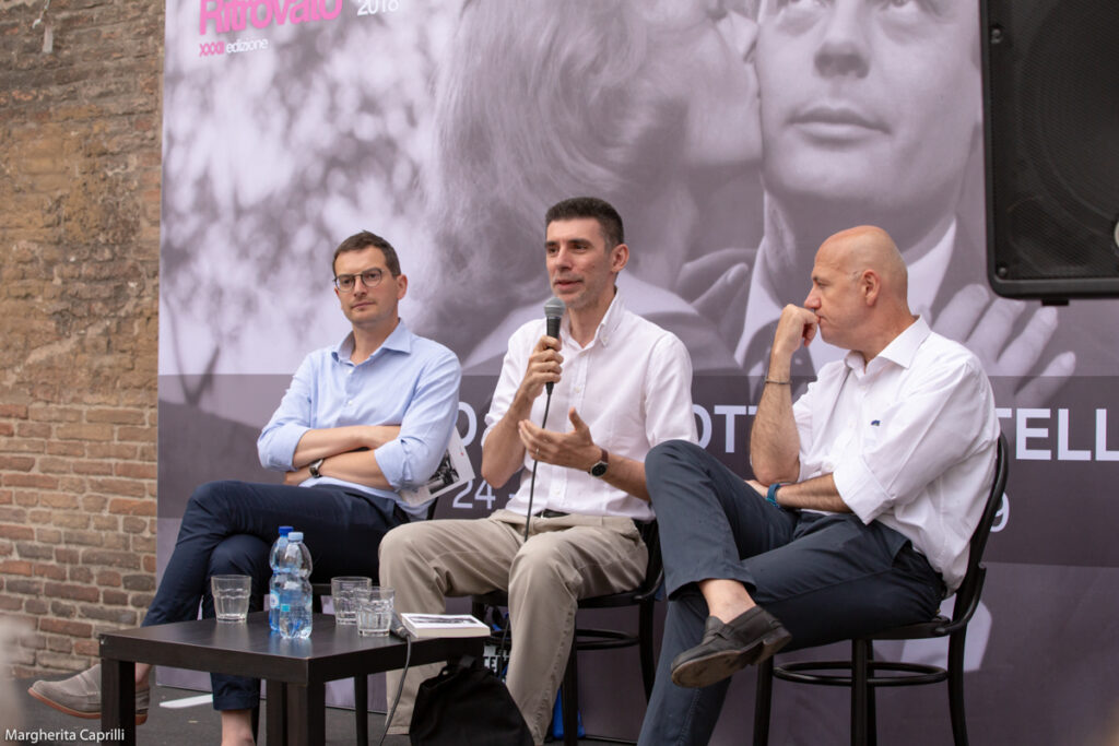 Otto libri sotto le stelle: Intervista a Roy Menarini