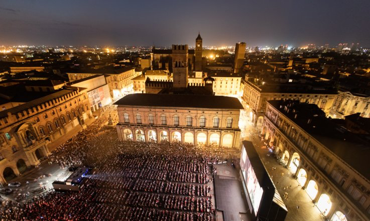 Outdoor Movies Around the World with Cinematic Views