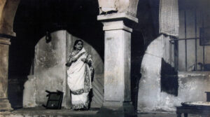 BARI THEKE PALIYE
