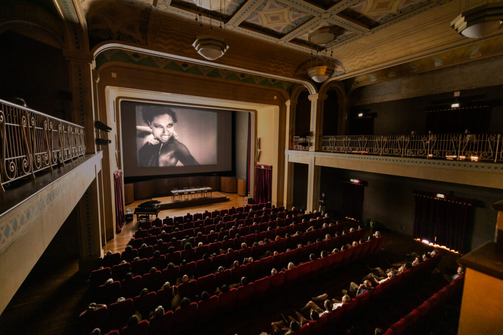 Il Cinema Ritrovato… è un carosello di schermi!