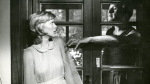 IL PROFUMO DELLA SIGNORA IN NERO