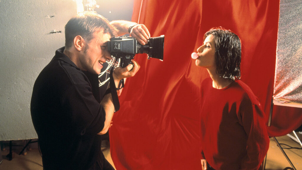 TROIS COULEURS: ROUGE